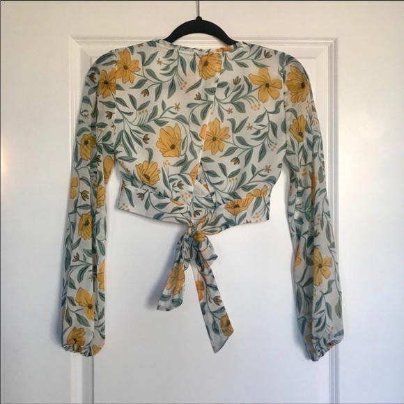 NWOT - Zara Cropped Blouse - Picture 2 of 4